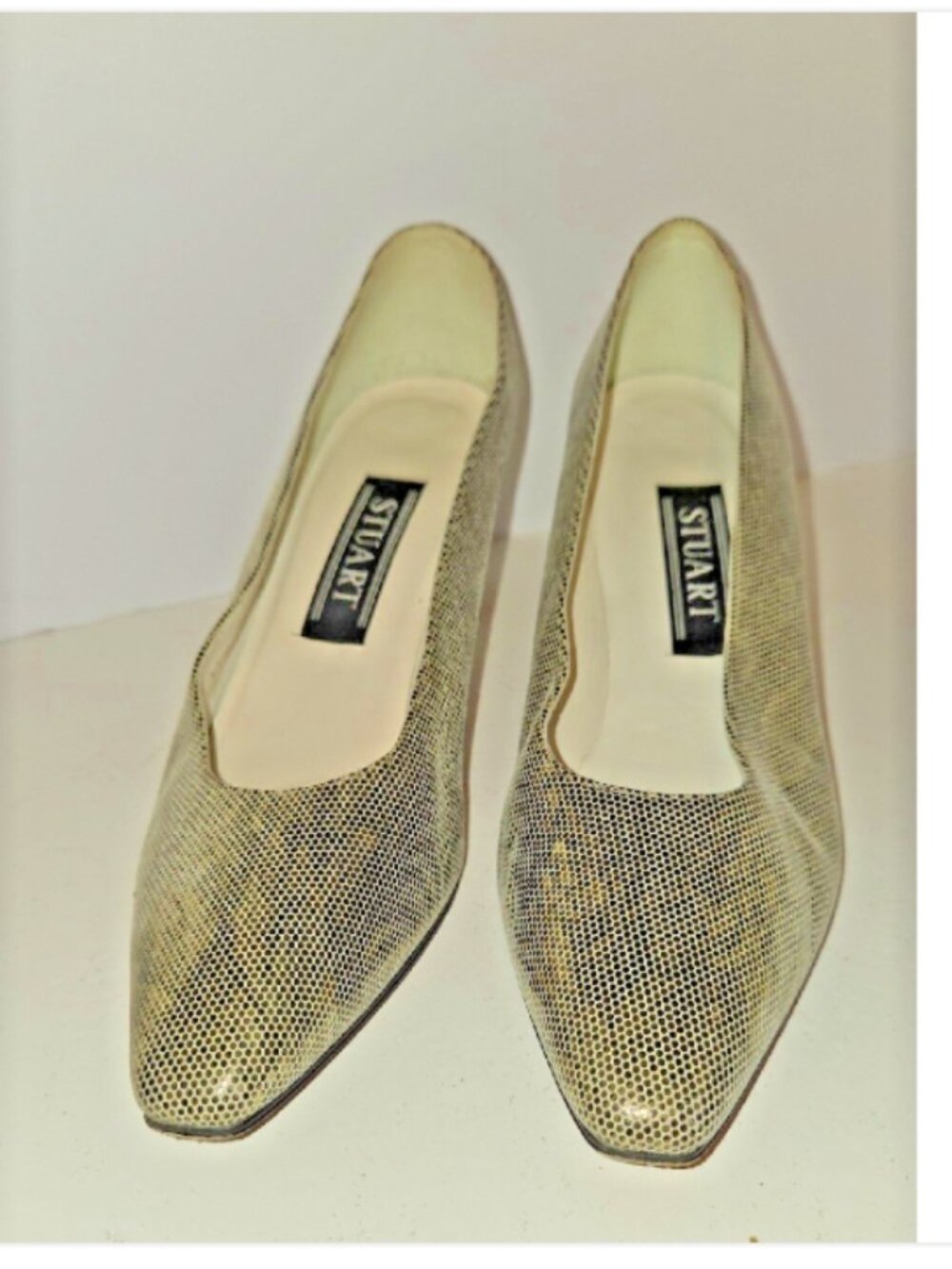 Stuart Weitzman Metallic Gold Pumps Pointed Toe Leather Heels Size 7.5